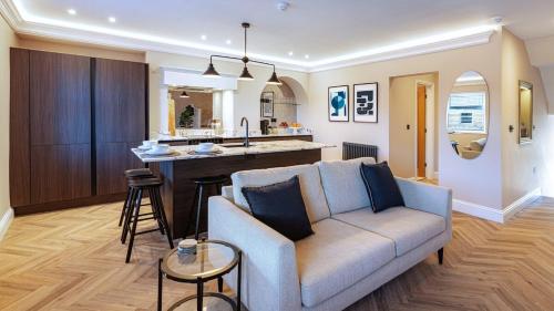 Cheltenham Loft 1