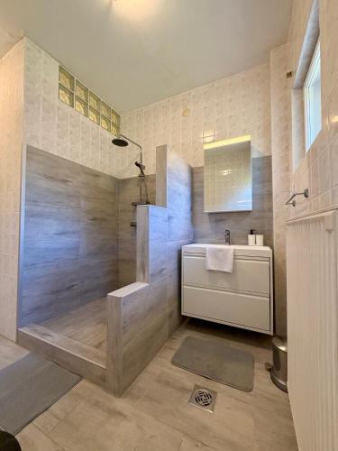 Bathroom, Muller's 1 in Siofok