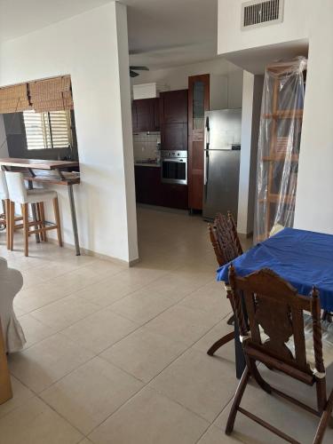 Spacious Family Retreat by the Sea - Solena Suites in Ashdod