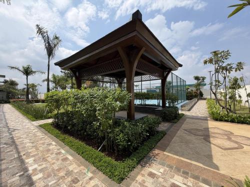 Yen's Resort 3 Bed Luxury By Travelibu in Bojongsoang