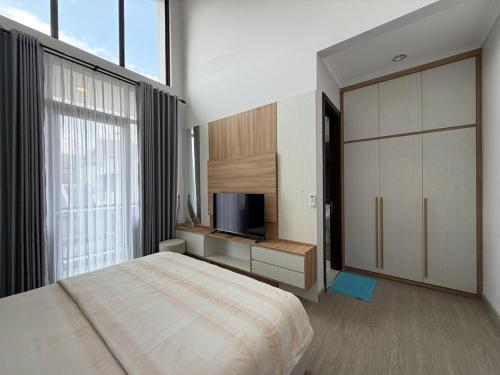 Yen's Resort 3 Bed Luxury By Travelibu in Bojongsoang