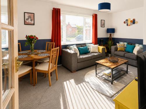Inspire Homes 2-Bed Sleeps 5 near Leamington & M40 - Southam