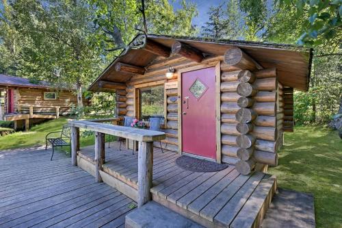 Secluded Rustic Log Cabin with Eagle Nest Views near Bear Creek Pond in Hope, Alaska – khách sạn tại Bird Creek