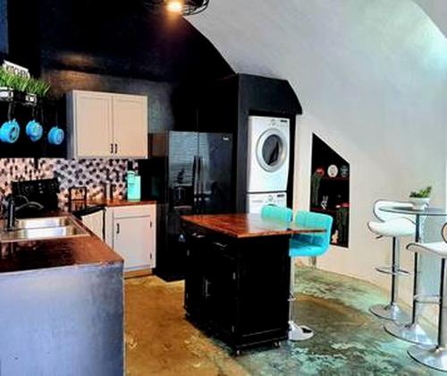 Fantastic Dome with Private Yard, Hot-Tub and Fire Pit in Texas in Flint (TX)