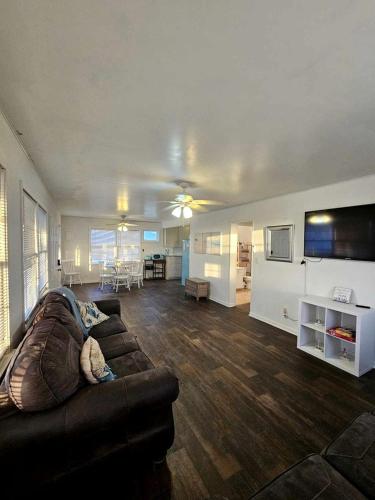 Colorful Spacious Beach House with Coast Views in Texas in Matagorda