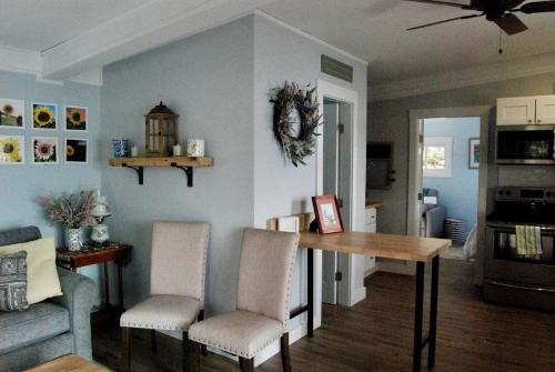 Escape to Enfield: Peaceful Lakefront Cabin on Crystal Lake in Enfield (NH)