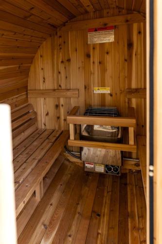 A-Frame Paradise: Retreat with Exclusive Steam Sauna in Mission Township in Breezy Point (MN)