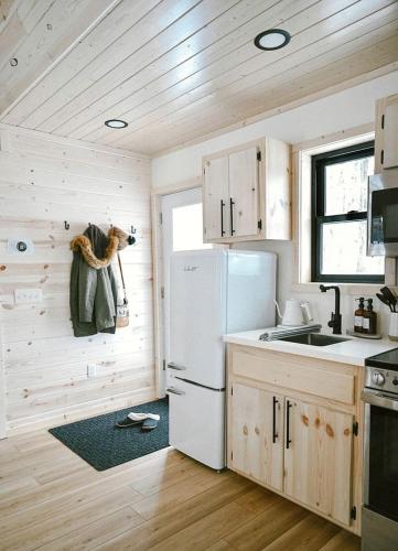 A-Frame Paradise: Retreat with Exclusive Steam Sauna in Mission Township in Breezy Point (MN)