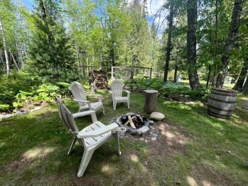 Cozy Mountain Yurt with Panoramic Views near Selkirk Mountains, Sandpoint Idaho in Sandpoint (ID)