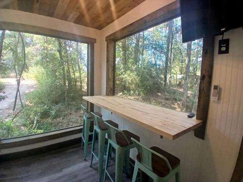 Secluded Container with BBQ for a Waterfront Retreat, Perfect for Fishing and Roasting S'Mores in Gr in Magnolia (TX)