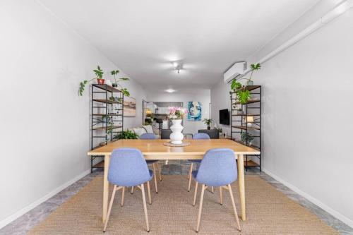 Ocean View Apartment at Adelphi Galleria - image 5