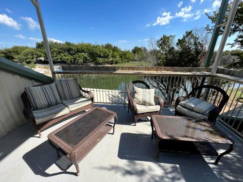 Lodge for Adventure Glamping for Families or Large Groups on Lake Godstone, Texas in Graham (TX)