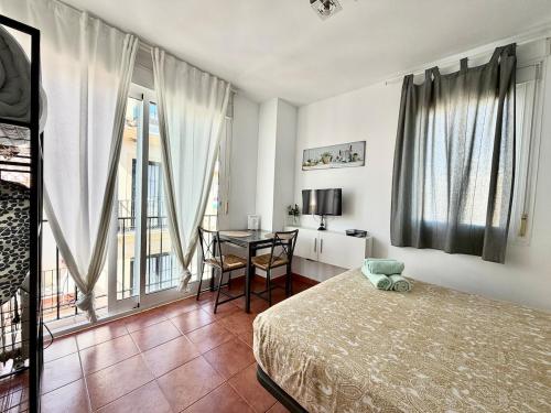 2B - Sea-View Studio on the Top Floor - 40 m from La Carihuela Beach, AC