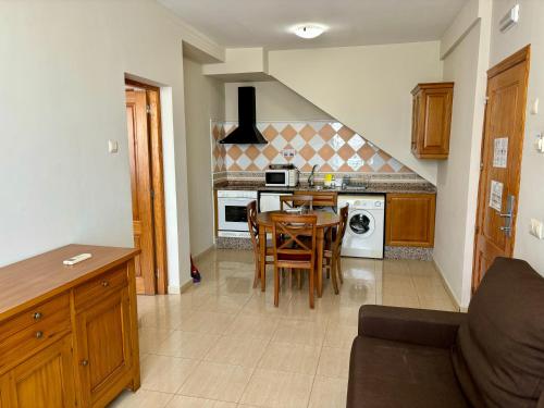 2 twin beds, 1 sofa bed