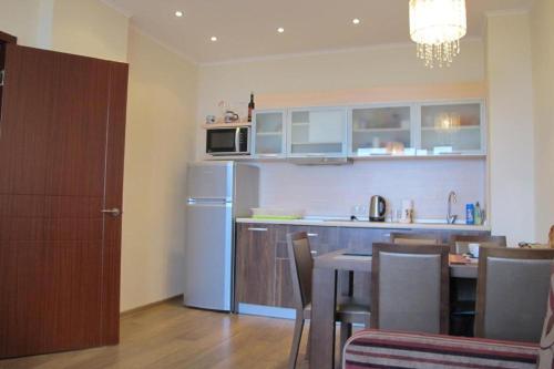Golden Sands Rentals Apartments 5