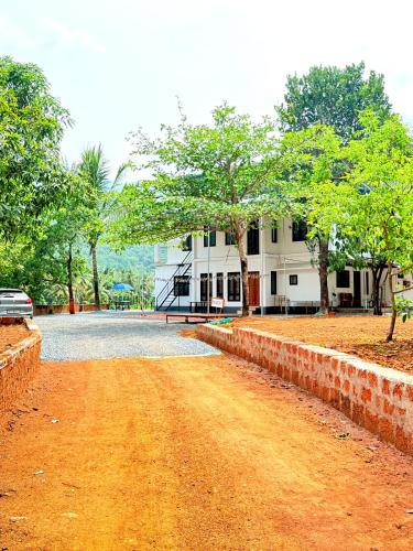 Nariman's riverstone hevan Resort in Kelakam