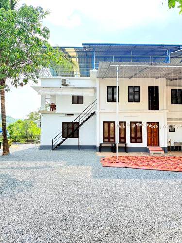 Nariman's riverstone hevan Resort in Kelakam