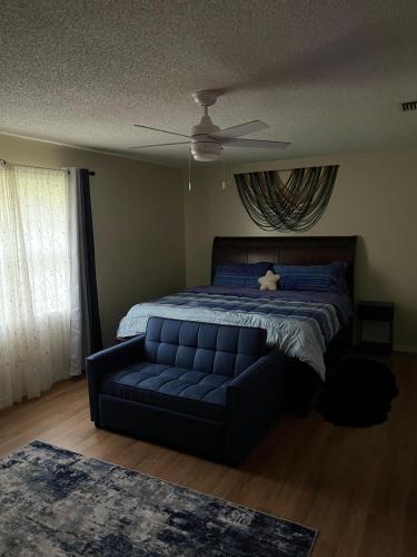 Aunty Dolores Place - main image