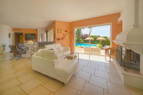 FRGK Villa Claude Juan-les-Pins Luxury Stay with Pool & Ultra-Fast Wi-Fi in Trois Moulins