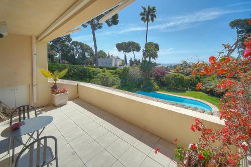 FRGK Villa Claude Juan-les-Pins Luxury Stay with Pool & Ultra-Fast Wi-Fi in Trois Moulins