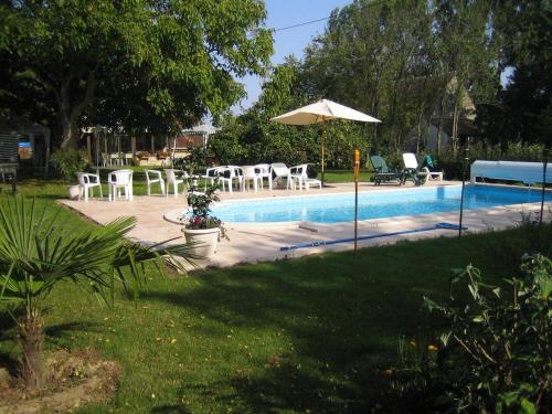 Domaine Les Épinois, 1h30 de Paris (Domaine Les Epinois, 1h30 de Paris) in Savigny-sur-Clairis
