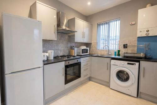Kitchen, Stylish Three Bedroom Townhouse in Pemberton, Wigan in Wigan