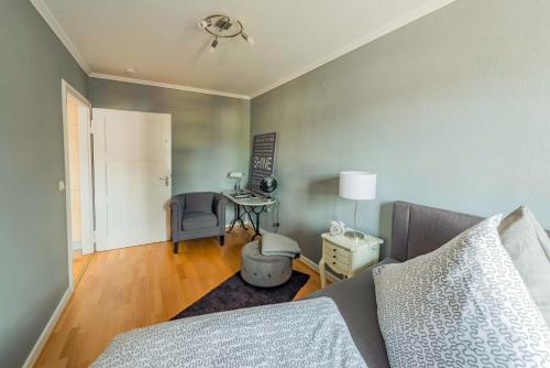 2 bedrooms, 3 beds