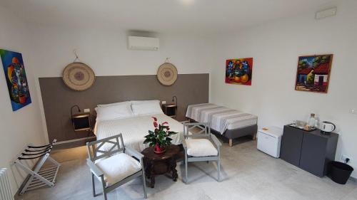 La Torre di Longara Room Type - Deluxe Double Room with Extra Bed La Torre di Longara Room Type - Deluxe Double Room with Extra Bed
