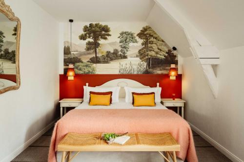 1 king bed, 1 sofa bed