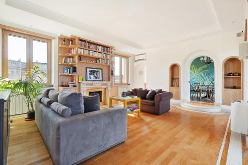 Vintage Penthouse with Panoramic St Peter View in Flaminio