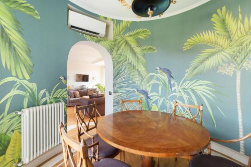 Vintage Penthouse with Panoramic St Peter View in Flaminio
