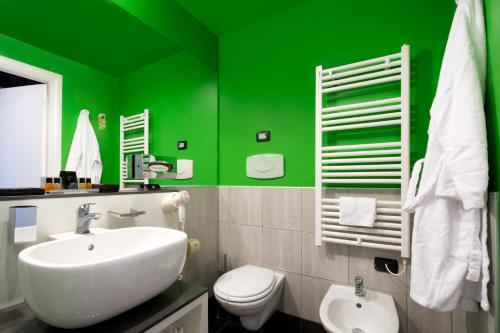 Bathroom, CDH My One Hotel Bologna in Borgo Panigale