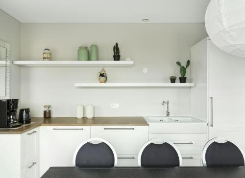 Kitchen, Grimsborgir - Your Holiday Home in Iceland in Hveragerdi