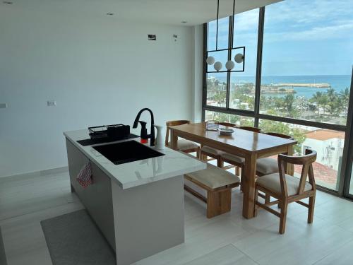 Hermoso departamento de 5 cuartos Frente a la playa