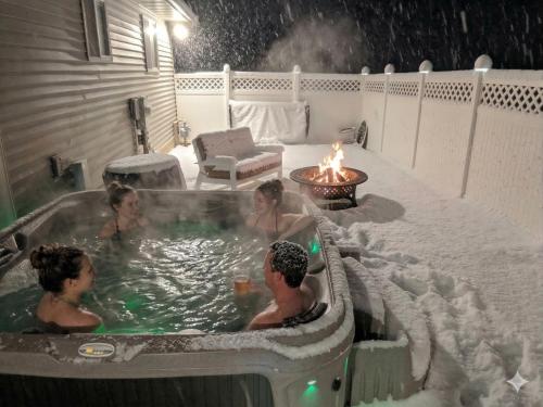 . Hot Tub/Snowmobile Trails/The Hemlock