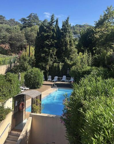 2 pièces climatisé dans résidence avec piscine