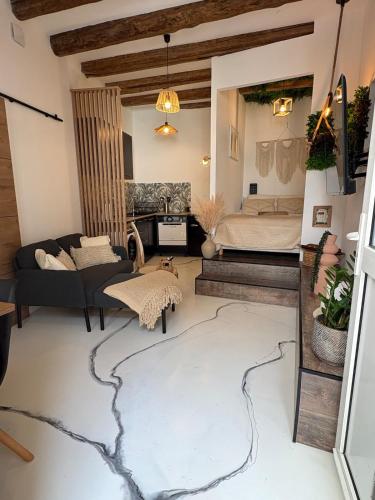 Studio Jungle atypique avec salle de bain grotte Cour privée Centre Nîmes