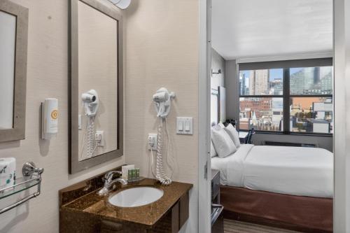 Comfort Inn Midtown West - image 28