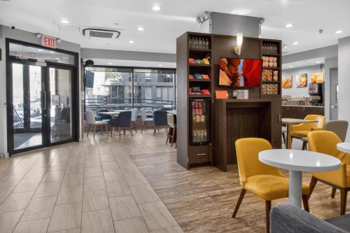 Essen und Erfrischungen, Times Square West Hotel, BW Signature Collection in New York (NY)