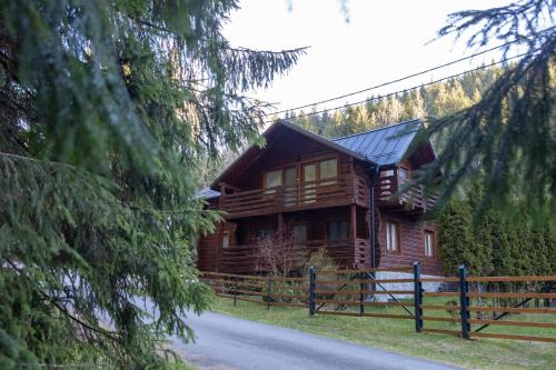 Viesnīcas āriene, Alpine Chalet - Ski & Lake Belis in Belis