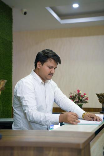 Hotel Amour Chandigarh Zirakpur photo 5