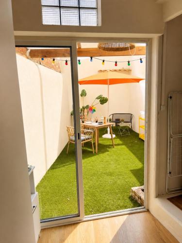 Square Perdiguier Studio avec Terrasse