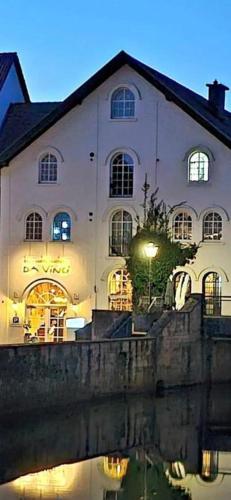 Restaurant, Wasserfallmühle Retreat (Wasserfallmuhle Retreat) in Warendorf
