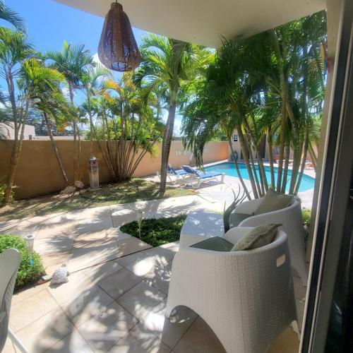 Relaxing Getaway 5 mins to beach restaurants casino golf in บูคูรุย