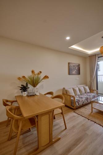 Komori House - Spacious Apartment with Kitchen & In-Unit Laundry - image 4