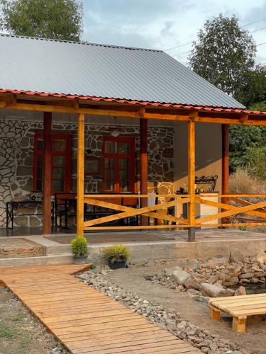 Dzuk Villa in Kalavana