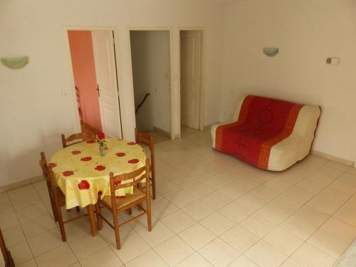 Appartement meublé à l'étage (Appartement meuble a l'etage) in Saint-Pé-de-Bigorre