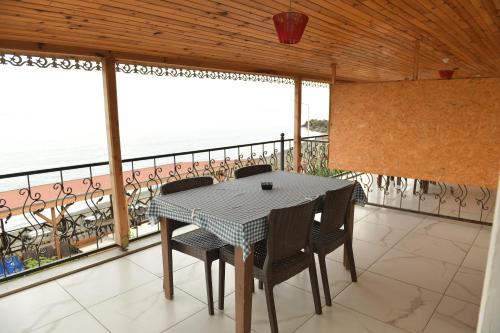 Balkons/terase, Pasha Tatil Köyü (Pasha Tatil Koyu) in Darica