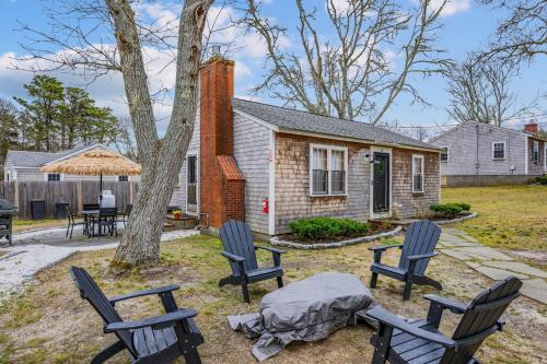 The Coast: Cozy Cape Escape in Dennis Port in Dennis Port (MA)