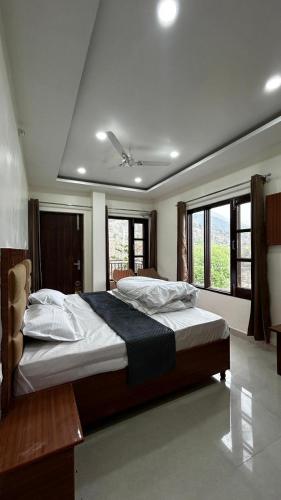 Sukoon Inn by Bharmouri Home Stay in Kharota